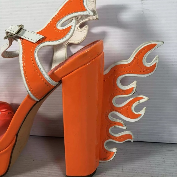 Liliana Open Toe Block Heel Sandal Pumps - Picture 6 of 9